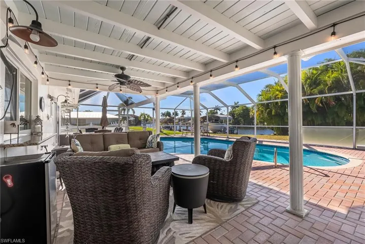 2025 SE 39th  ST, Cape Coral, FL 33904