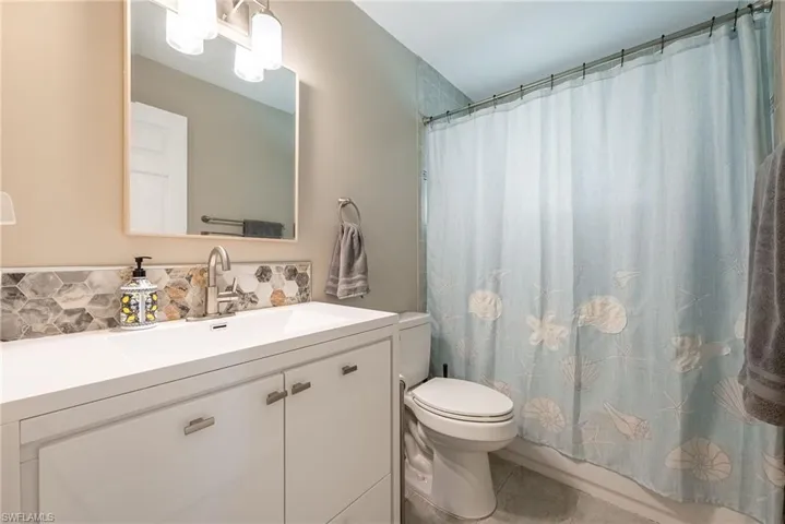 2025 SE 39th  ST, Cape Coral, FL 33904