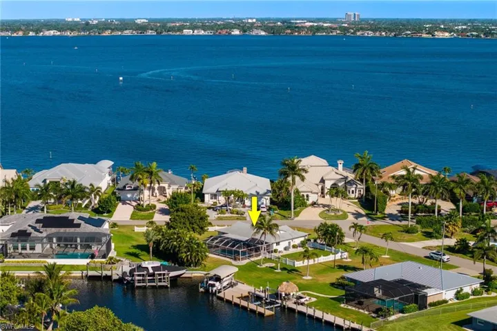 2025 SE 39th  ST, Cape Coral, FL 33904