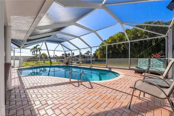 2025 SE 39th  ST, Cape Coral, FL 33904