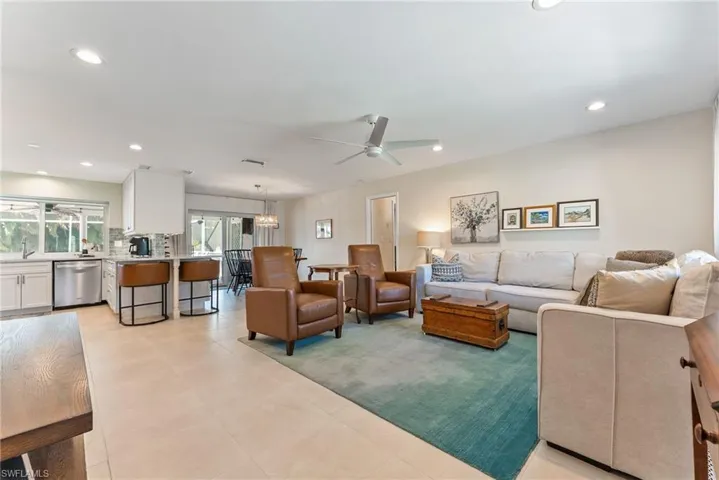 2025 SE 39th  ST, Cape Coral, FL 33904