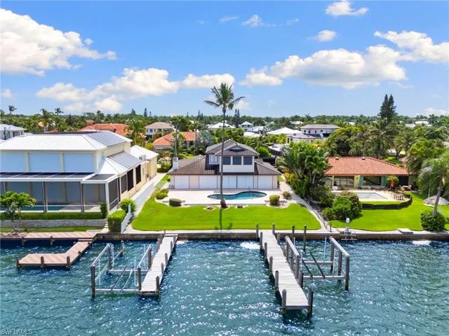 1535 Dolphin Ln, Naples, Florida 34102