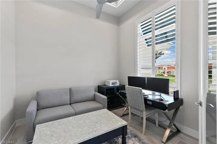 Den, Measures 10'10' by 11'