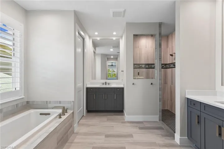 Well designed primary bath,