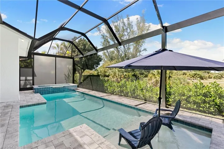 Wonderful lanai space