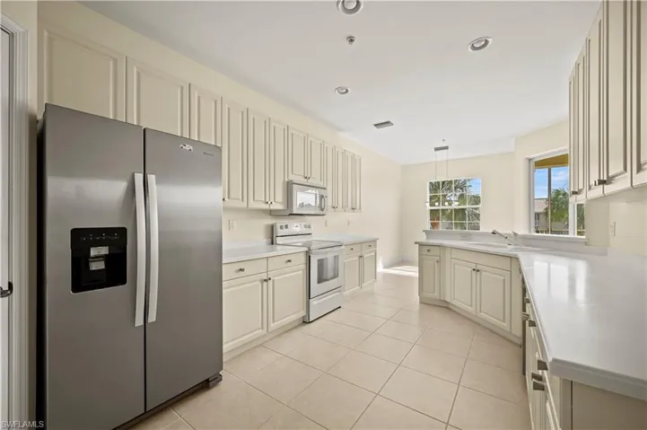 14101  Cambridge  DR, Fort Myers, FL 33912