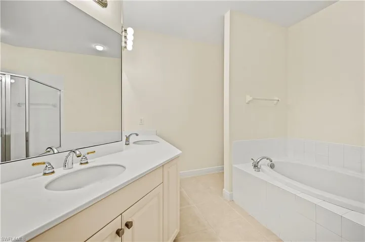 14101  Cambridge  DR, Fort Myers, FL 33912