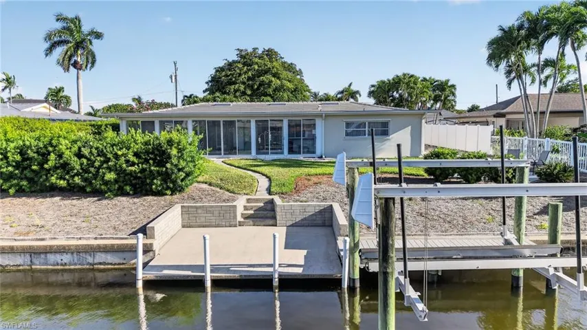 397  Parkway  CT, Fort Myers, FL 33919