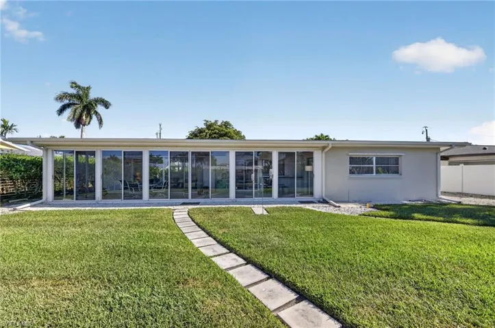 397  Parkway  CT, Fort Myers, FL 33919