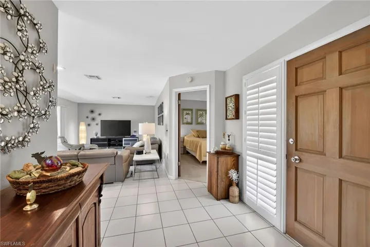 397  Parkway  CT, Fort Myers, FL 33919