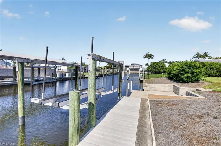 397  Parkway  CT, Fort Myers, FL 33919