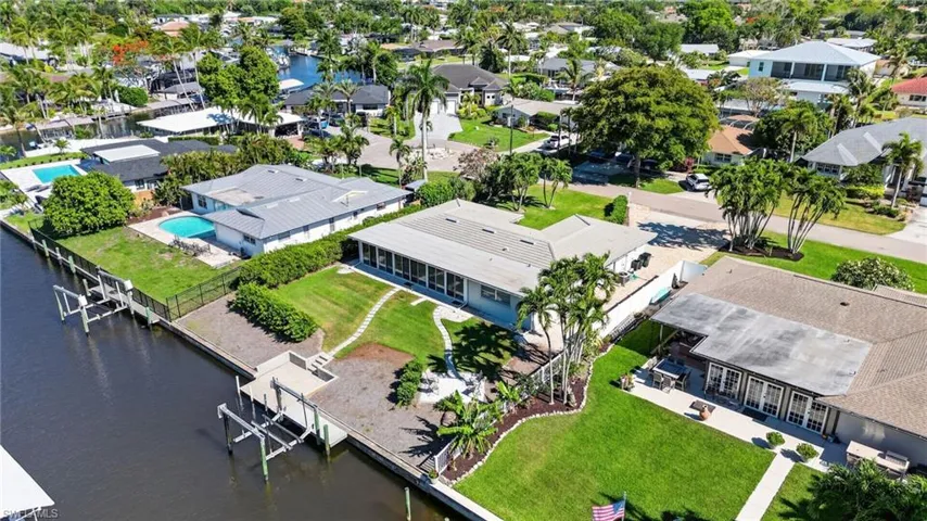 397  Parkway  CT, Fort Myers, FL 33919