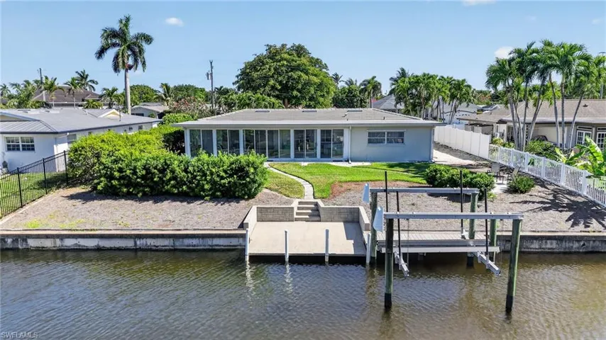 397  Parkway  CT, Fort Myers, FL 33919