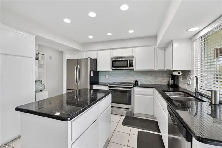 397  Parkway  CT, Fort Myers, FL 33919