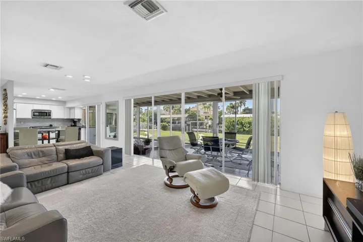 397  Parkway  CT, Fort Myers, FL 33919
