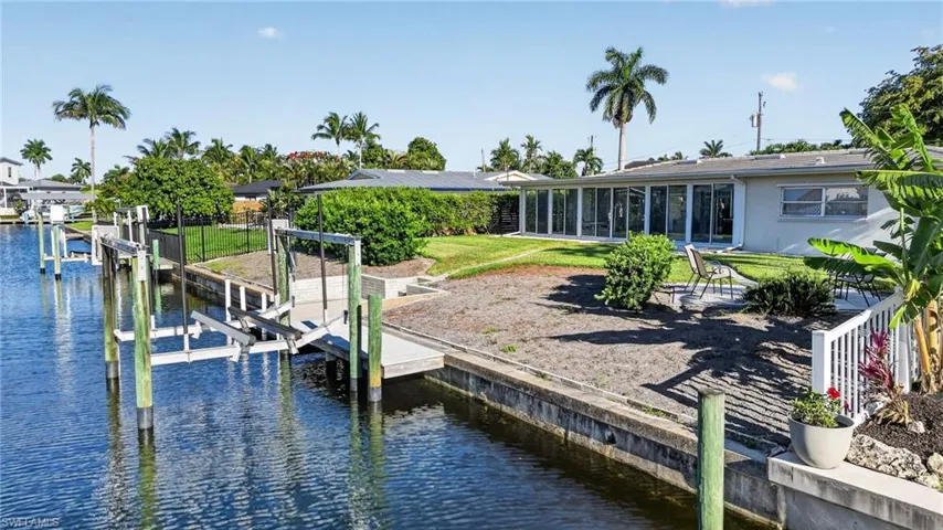 397  Parkway  CT, Fort Myers, FL 33919