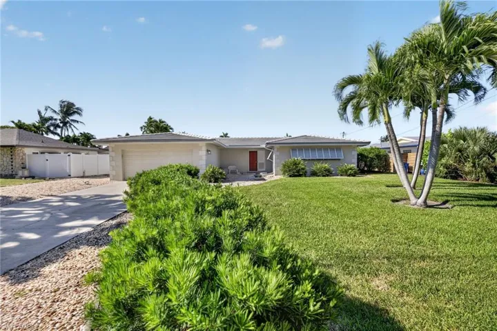 397  Parkway  CT, Fort Myers, FL 33919