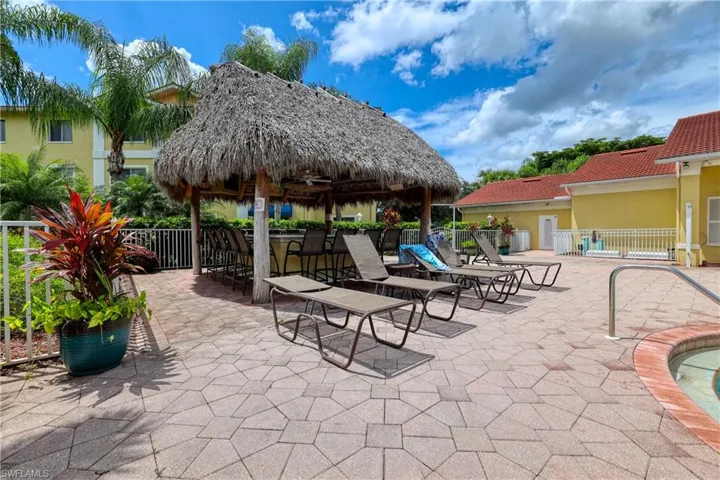 8294 Key Royal Cir 1633, Naples, Florida 34119