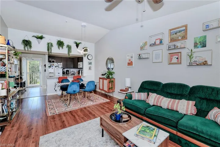 8294 Key Royal Cir 1633, Naples, Florida 34119