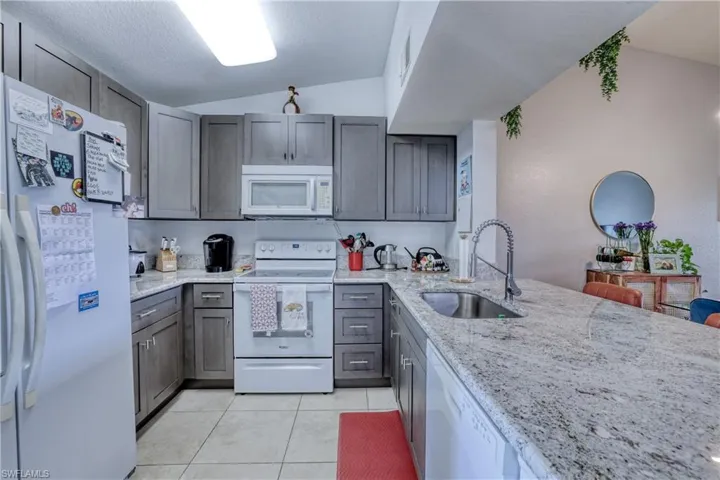 8294 Key Royal Cir 1633, Naples, Florida 34119
