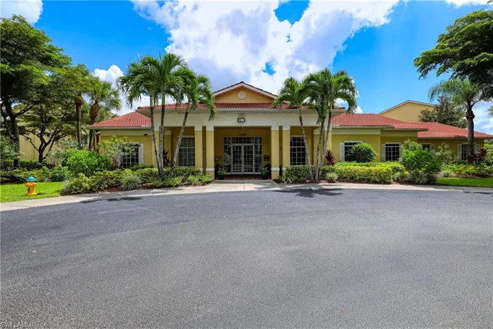 8294 Key Royal Cir 1633, Naples, Florida 34119