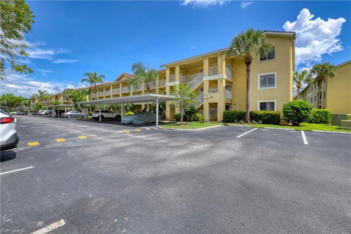 8294 Key Royal Cir 1633, Naples, Florida 34119