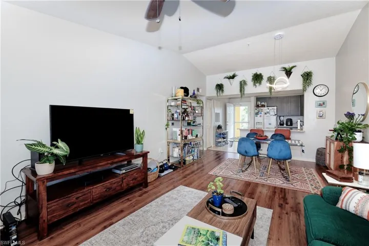 8294 Key Royal Cir 1633, Naples, Florida 34119