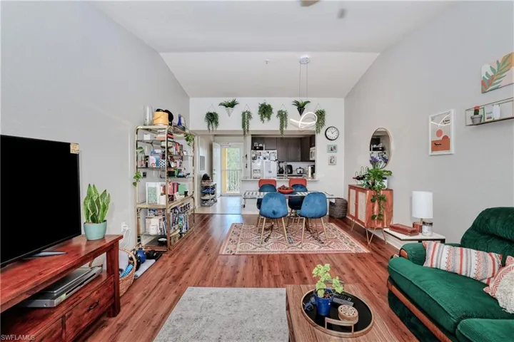 8294 Key Royal Cir 1633, Naples, Florida 34119