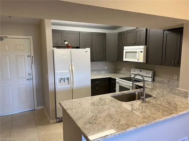 8294 Key Royal Cir 1633, Naples, Florida 34119