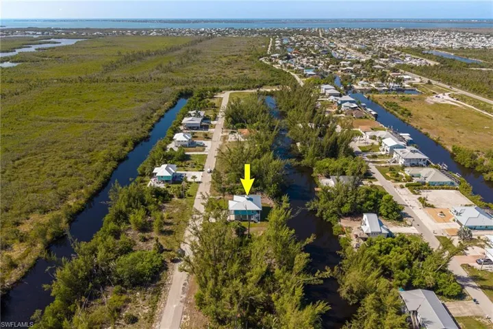 3811 Crestwell Ct, St. James City, Florida 33956