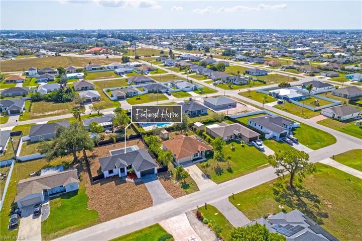 Birds eye view of property