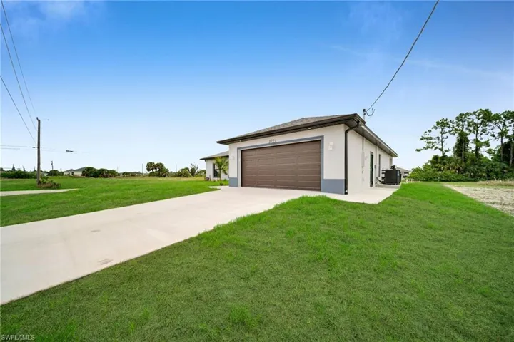 3721 Ne 11th Pl, Cape Coral, Florida 33909
