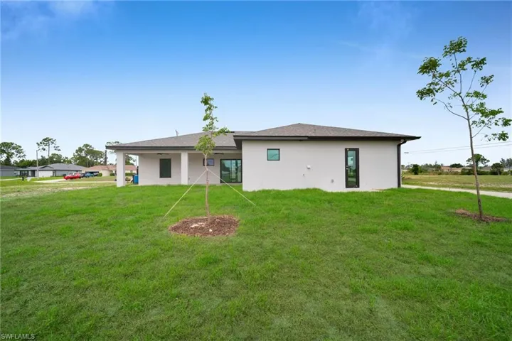 3721 Ne 11th Pl, Cape Coral, Florida 33909