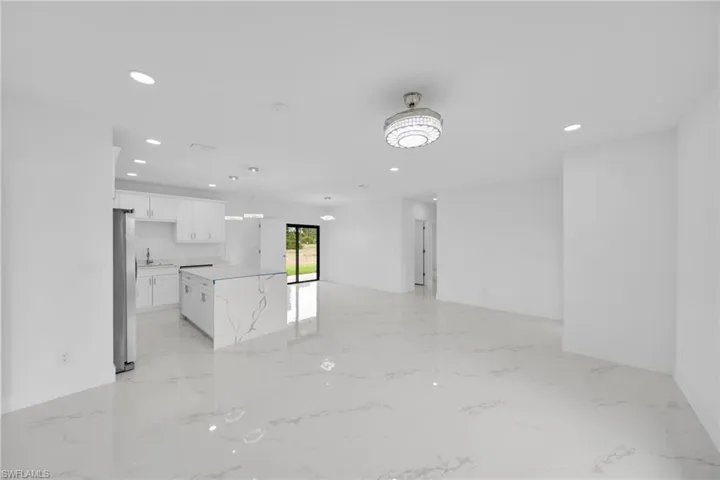 3721 Ne 11th Pl, Cape Coral, Florida 33909