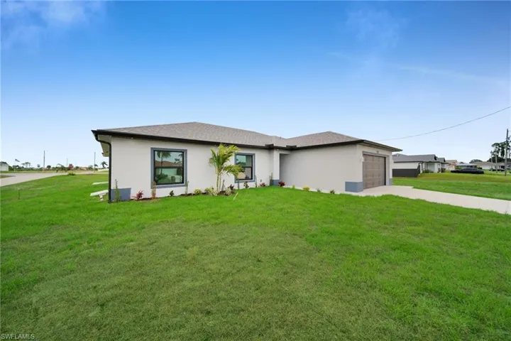 3721 Ne 11th Pl, Cape Coral, Florida 33909