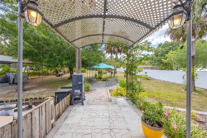 180  20th SE ST, Naples, FL 34117