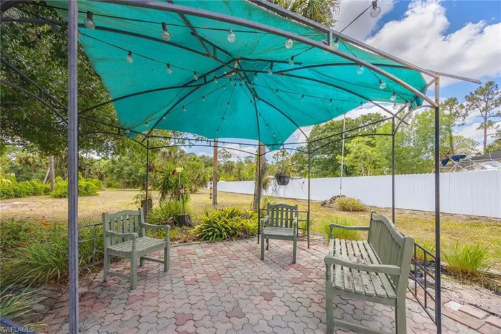180  20th SE ST, Naples, FL 34117