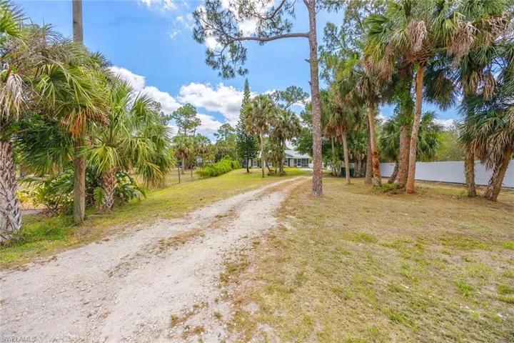 180  20th SE ST, Naples, FL 34117