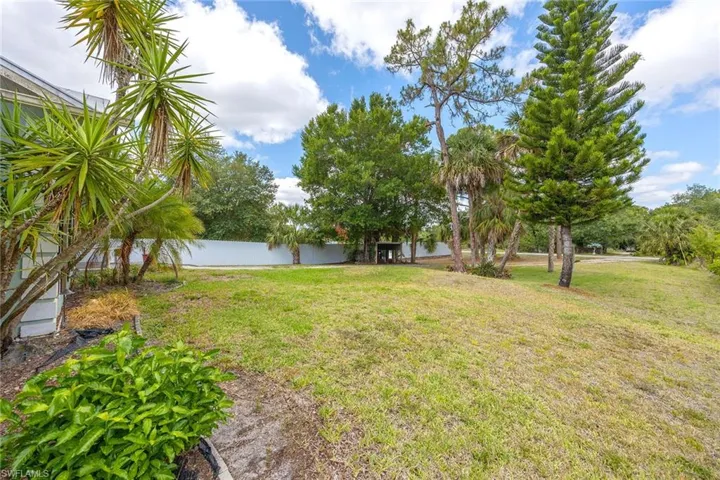 180  20th SE ST, Naples, FL 34117