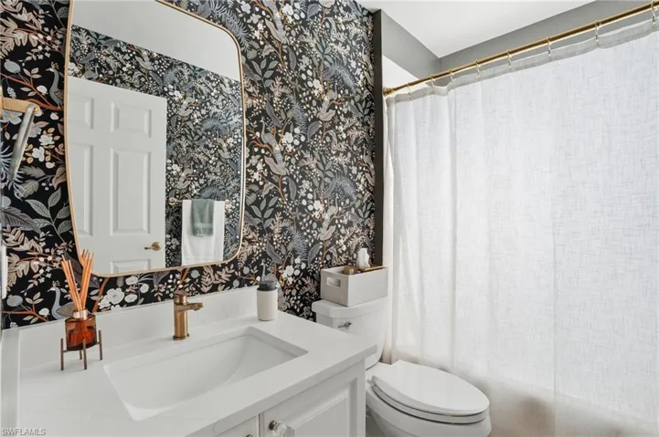5435 Worthington Ln 204, Naples, Florida 34110