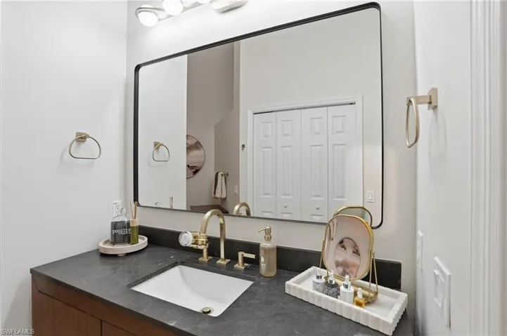 5435 Worthington Ln 204, Naples, Florida 34110