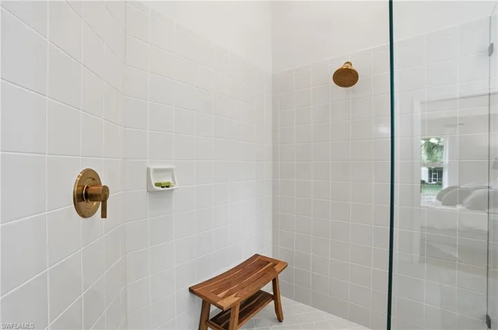 5435 Worthington Ln 204, Naples, Florida 34110