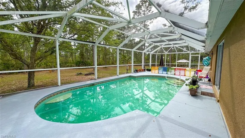 932  Franklin E ST, Lehigh Acres, FL 33974