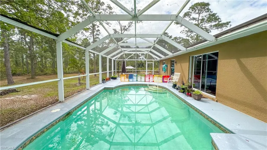 932  Franklin E ST, Lehigh Acres, FL 33974
