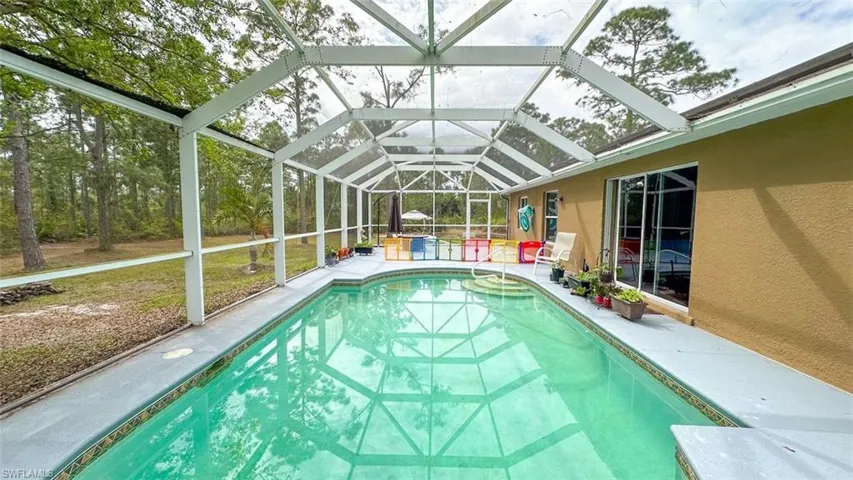 932  Franklin E ST, Lehigh Acres, FL 33974