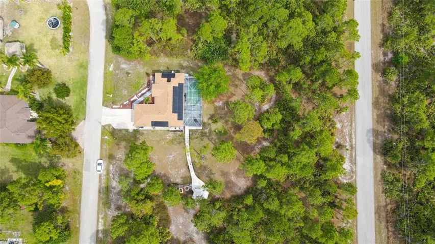 932  Franklin E ST, Lehigh Acres, FL 33974