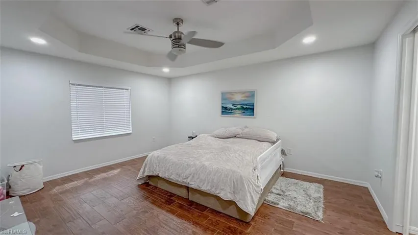 932  Franklin E ST, Lehigh Acres, FL 33974