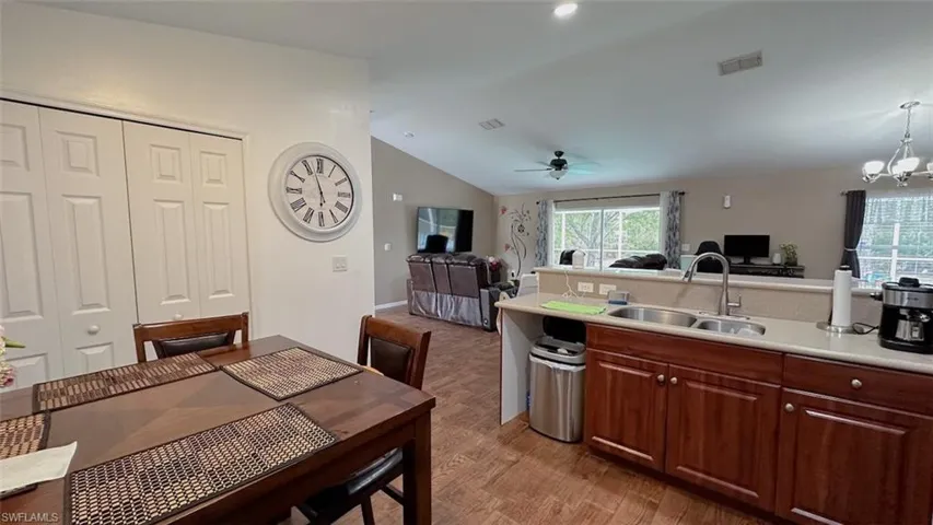 932  Franklin E ST, Lehigh Acres, FL 33974