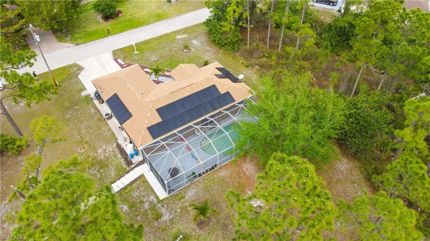 932  Franklin E ST, Lehigh Acres, FL 33974