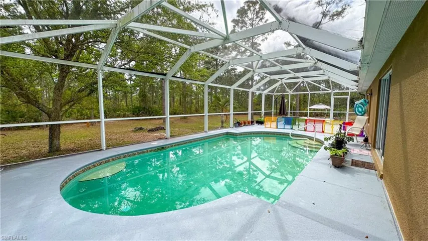 932  Franklin E ST, Lehigh Acres, FL 33974